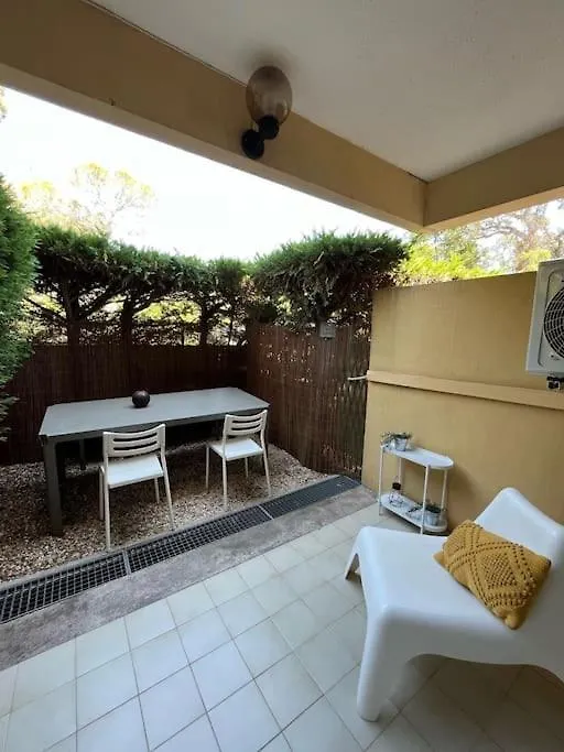 Appartement Studio Bord De Mer Boulouris A Saint Raphael